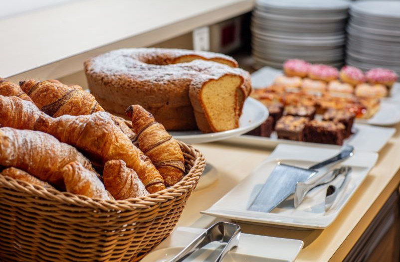 media.BREAKFAST DEPENDANCE 4 GALLERY